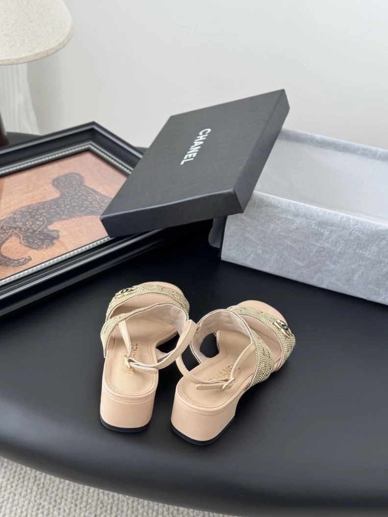 Trendy Chxnxl Slippers 118826