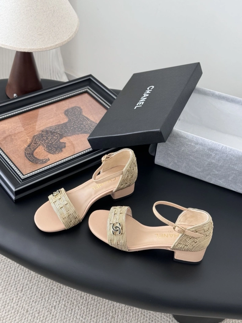 Durable Chxnxl Slippers 118827