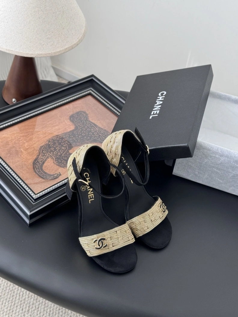 Efficient Chxnxl Slippers 118818