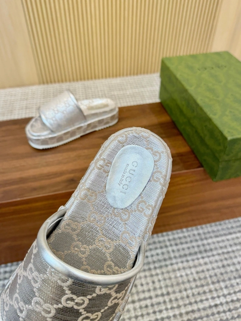 Modern Gxccx Slippers 157032