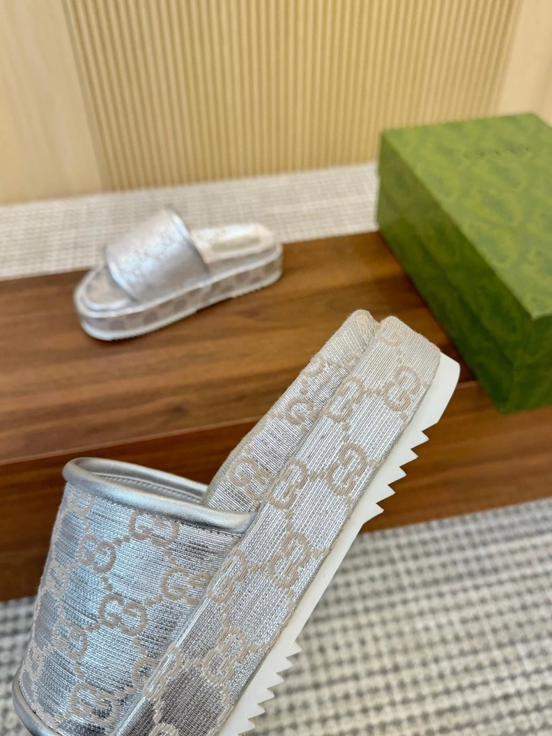Modern Gxccx Slippers 157032