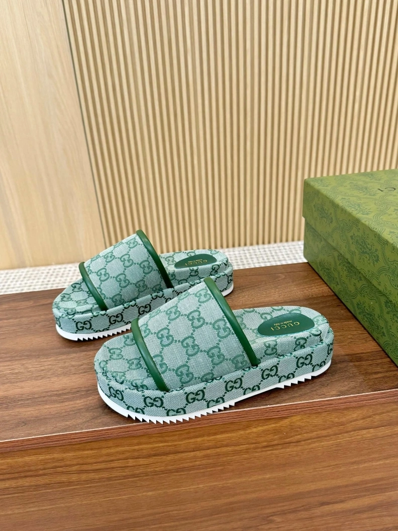 Fashionable Gxccx Slippers 157026