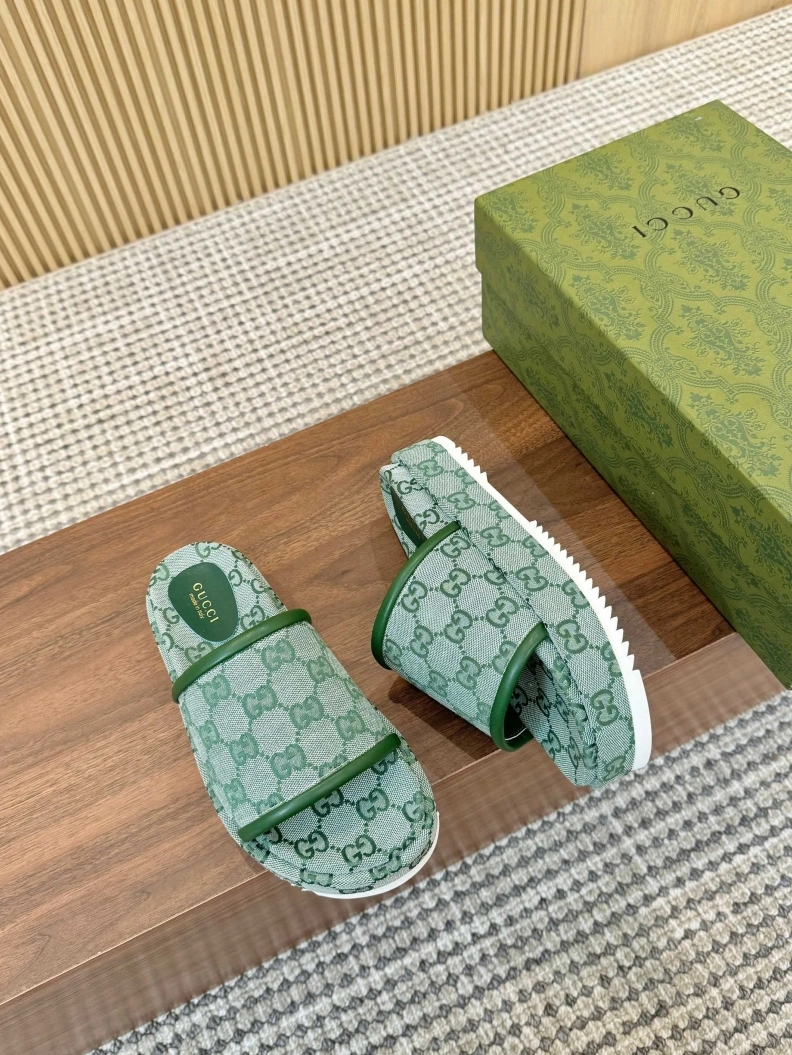 Fashionable Gxccx Slippers 157026