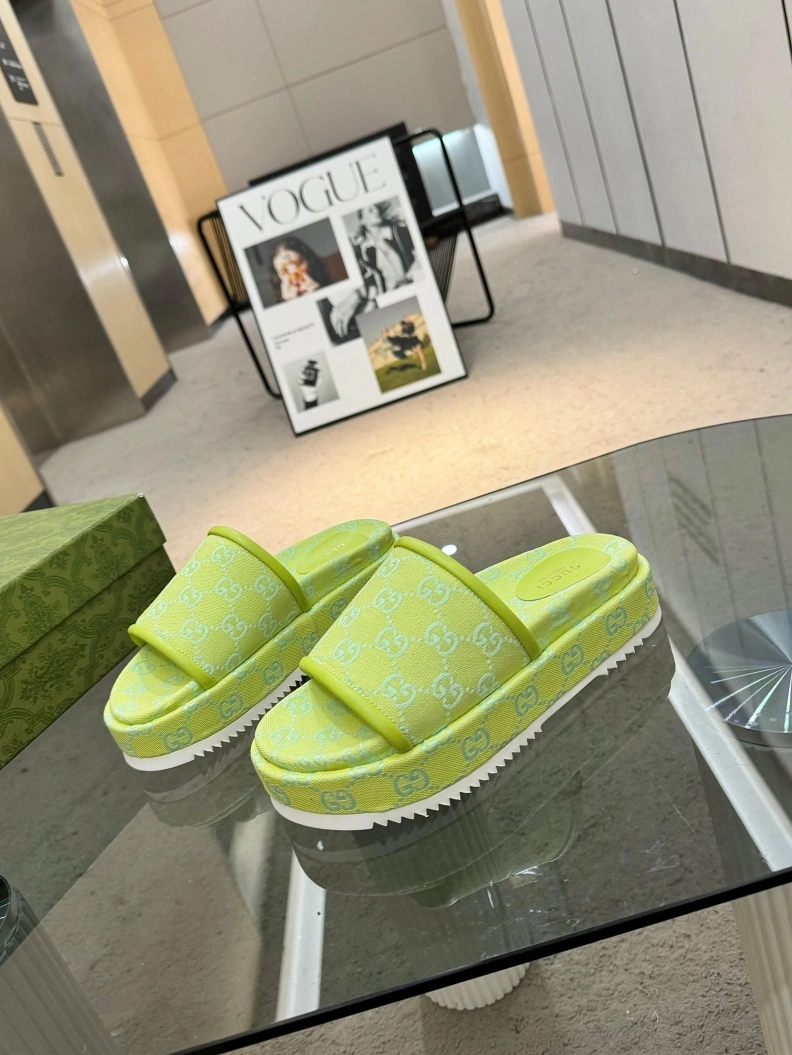 Minimalist Gxccx Slippers 157020