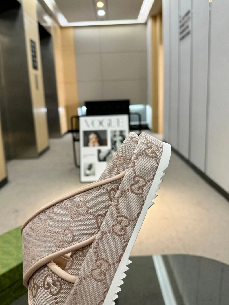 Refined Gxccx Slippers 157022