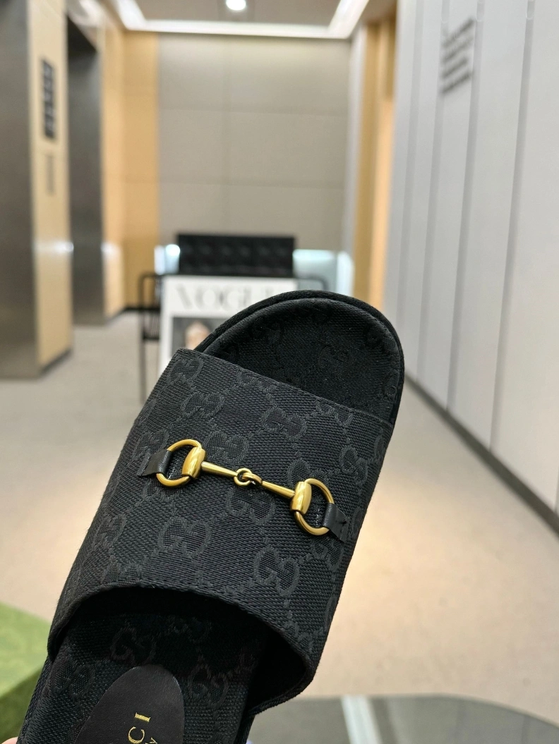 Soft Gxccx Slippers 157011