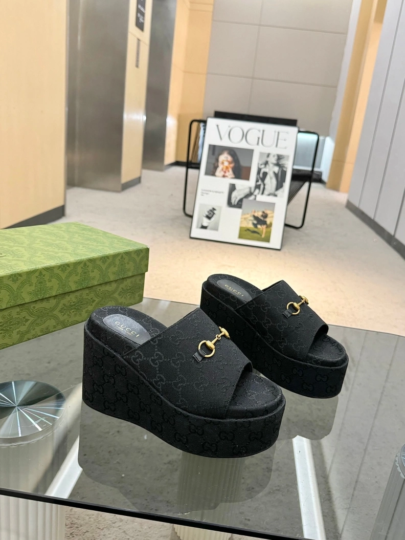 Soft Gxccx Slippers 157011