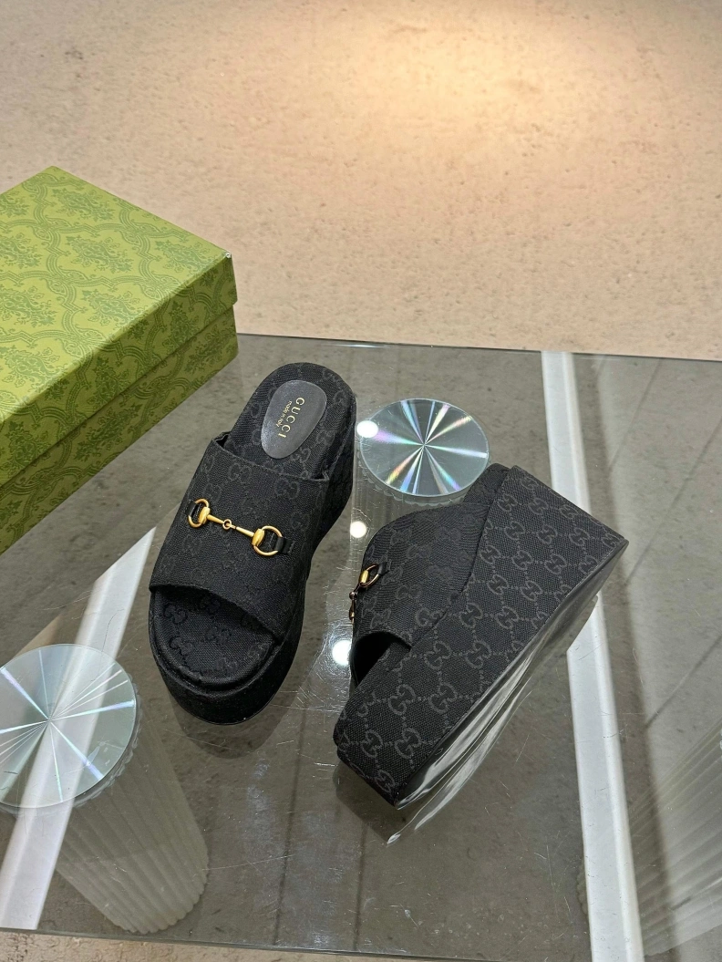 Soft Gxccx Slippers 157011
