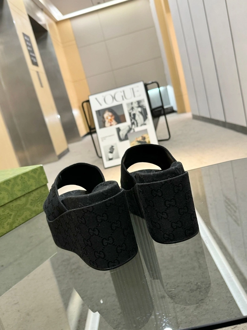 Soft Gxccx Slippers 157011