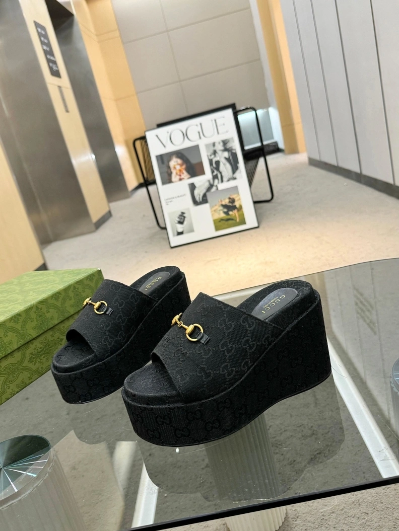 Soft Gxccx Slippers 157011