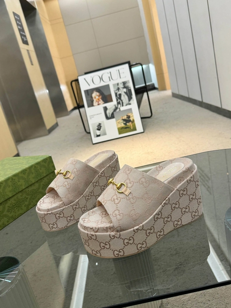 WellDesigned Gxccx Slippers 157012