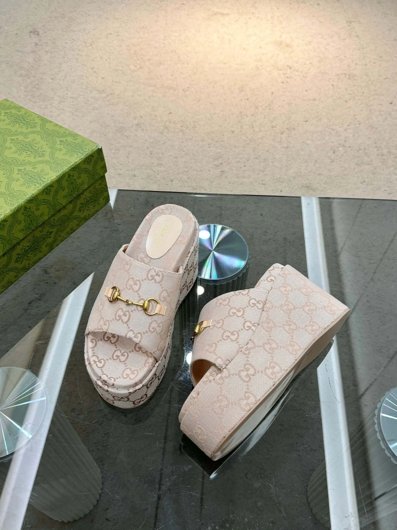 WellDesigned Gxccx Slippers 157012