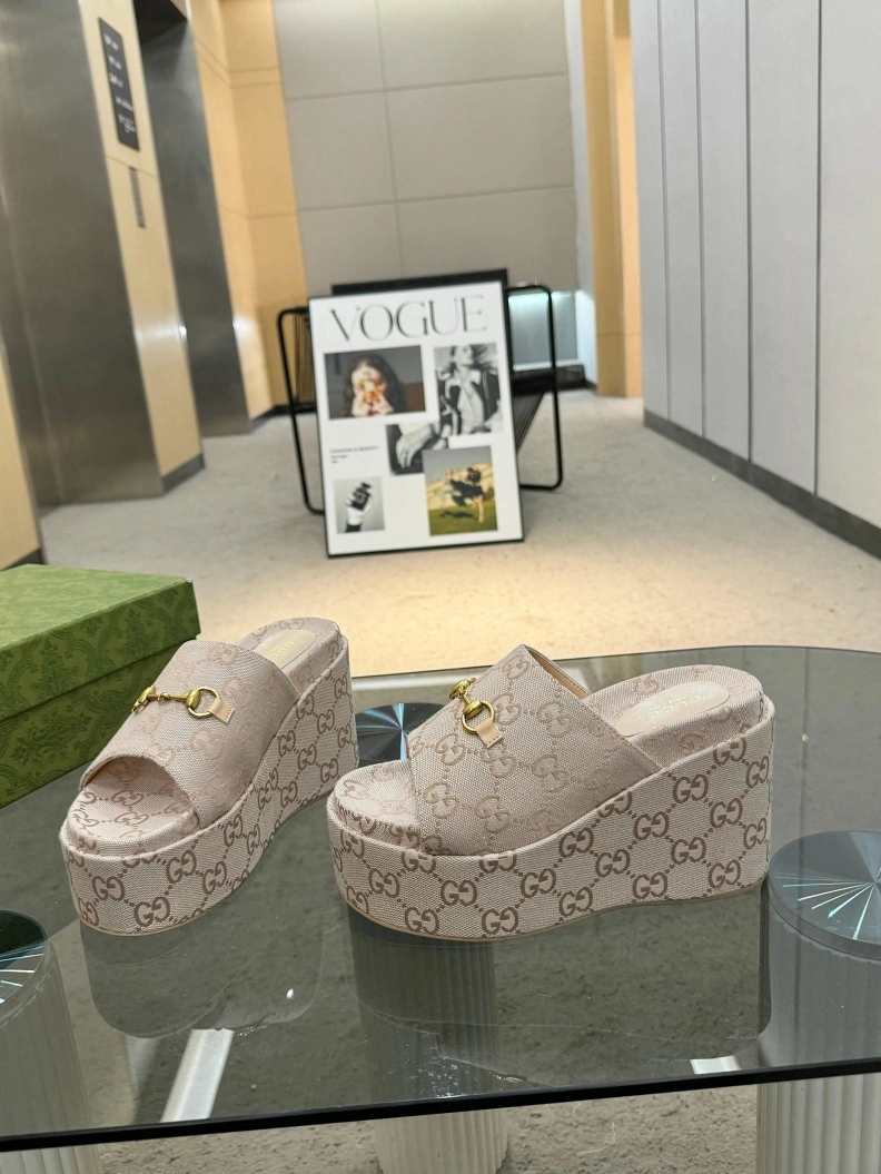 WellDesigned Gxccx Slippers 157012