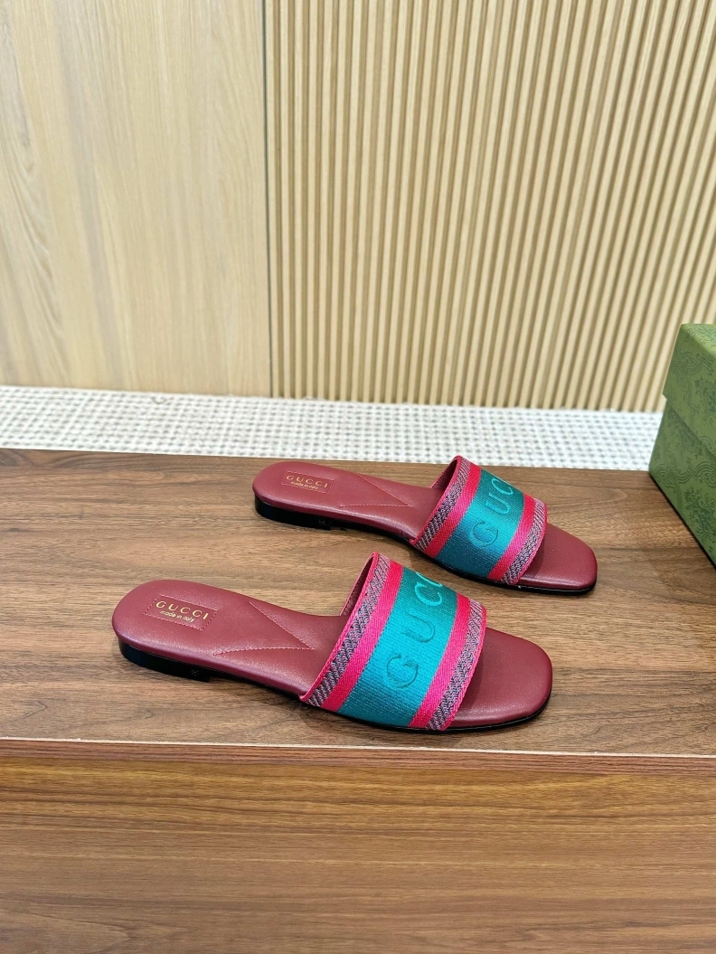 Bright Gxccx Slippers 157016