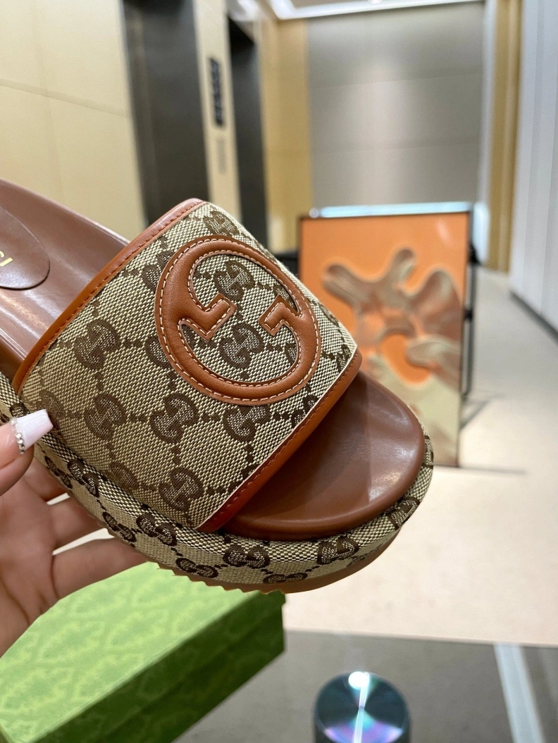 BestValue Gxccx Slippers 157000