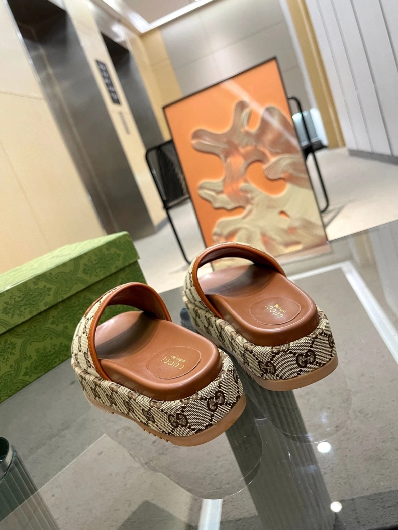 BestValue Gxccx Slippers 157000