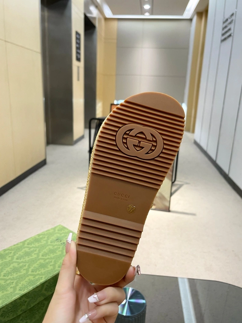 Cozy Gxccx Slippers 156999