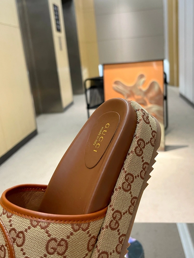 Unique Gxccx Slippers 156998