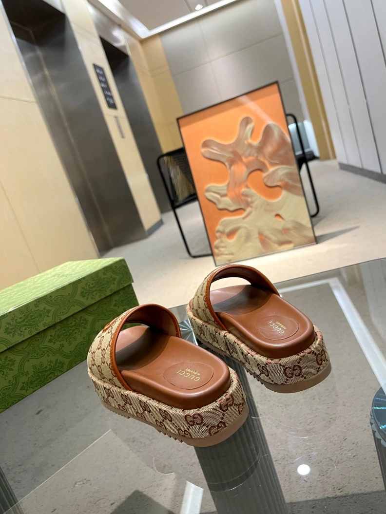 Unique Gxccx Slippers 156998