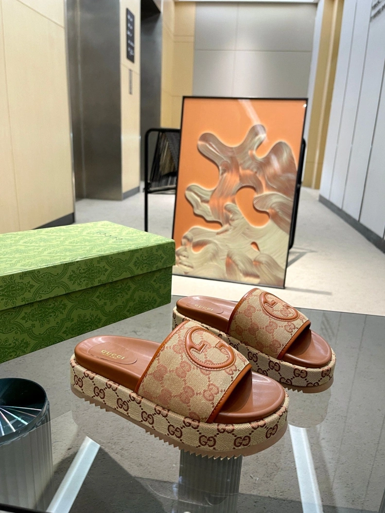 Unique Gxccx Slippers 156998