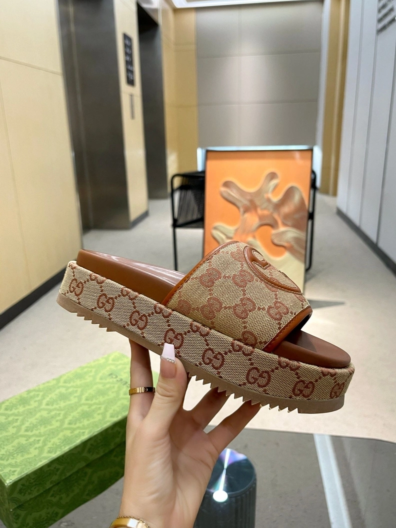 Unique Gxccx Slippers 156998