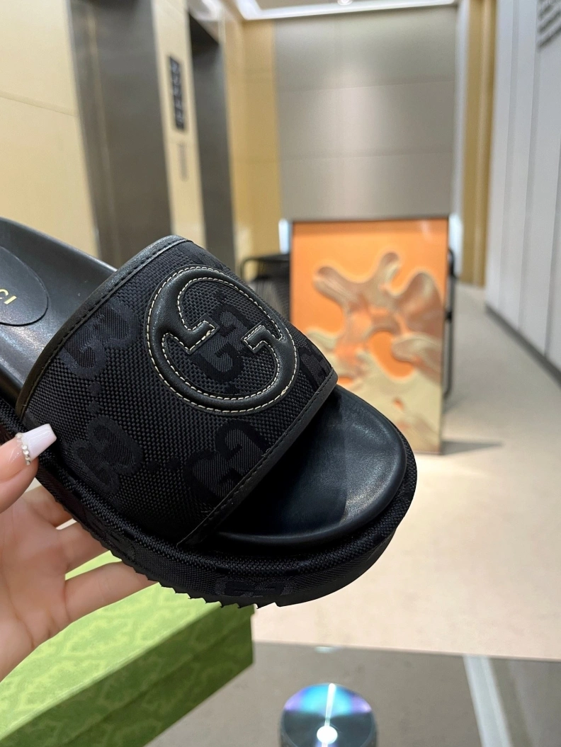 Gxccx Slippers Vibrant 156987