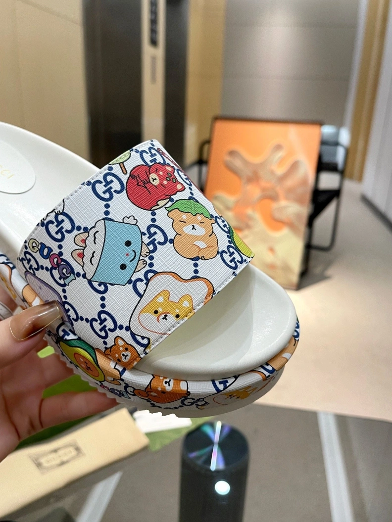 Trendy Gxccx Slippers 156989