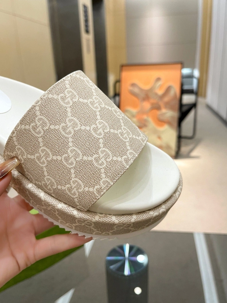 Efficient Gxccx Slippers 156994