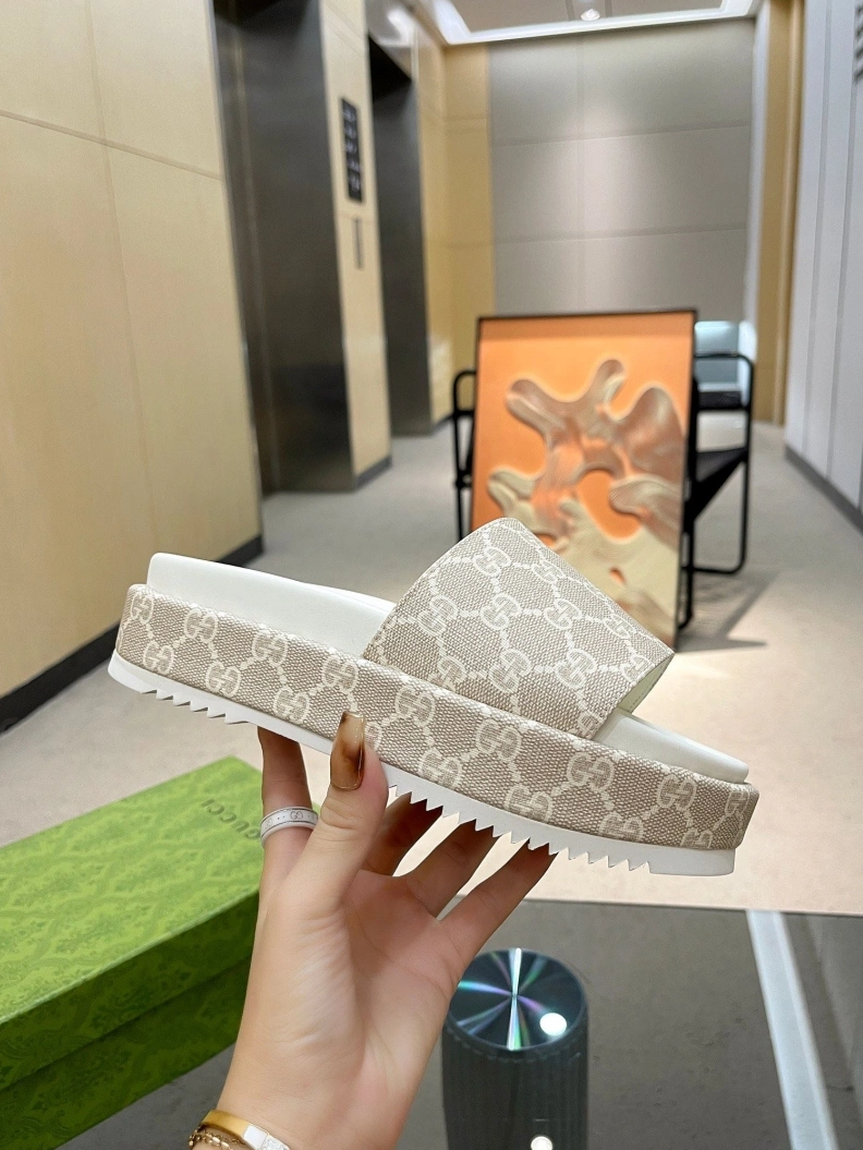 Efficient Gxccx Slippers 156994