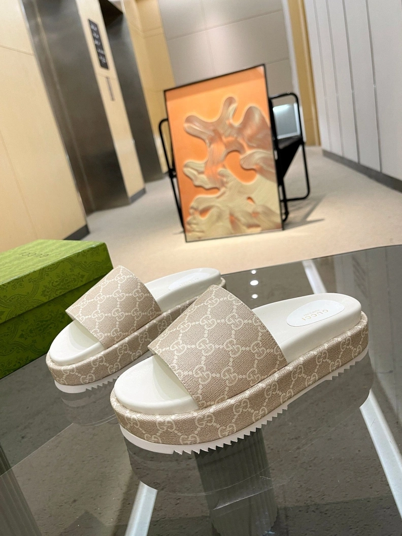 Efficient Gxccx Slippers 156994
