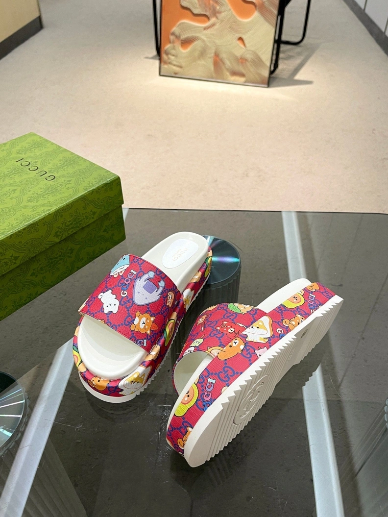 Efficient Gxccx Slippers 156986