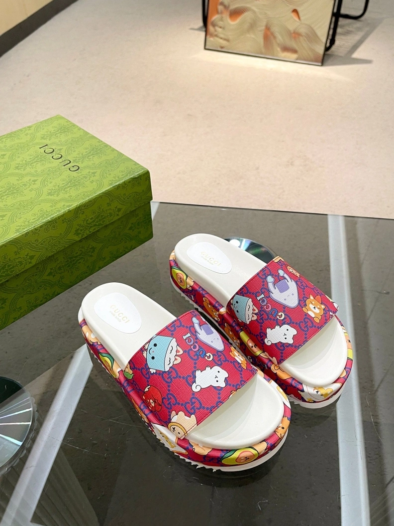 Efficient Gxccx Slippers 156986