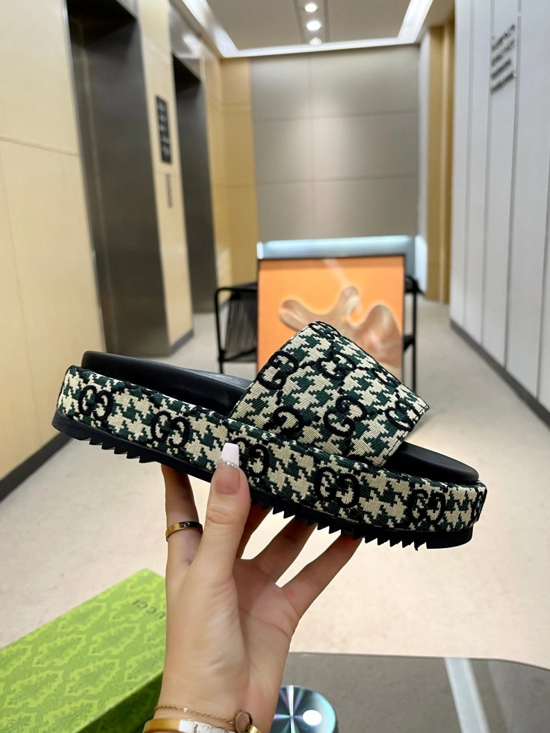 Fashionable Gxccx Slippers 156976