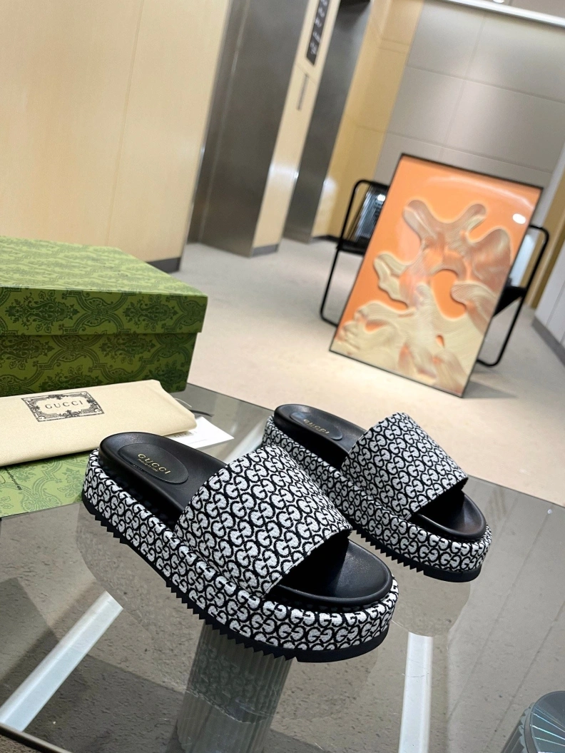 Gxccx Slippers Trendsetting 156971