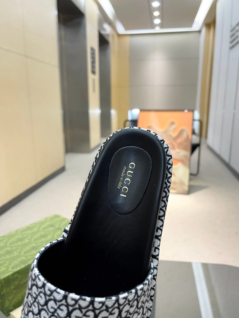 Gxccx Slippers Trendsetting 156971