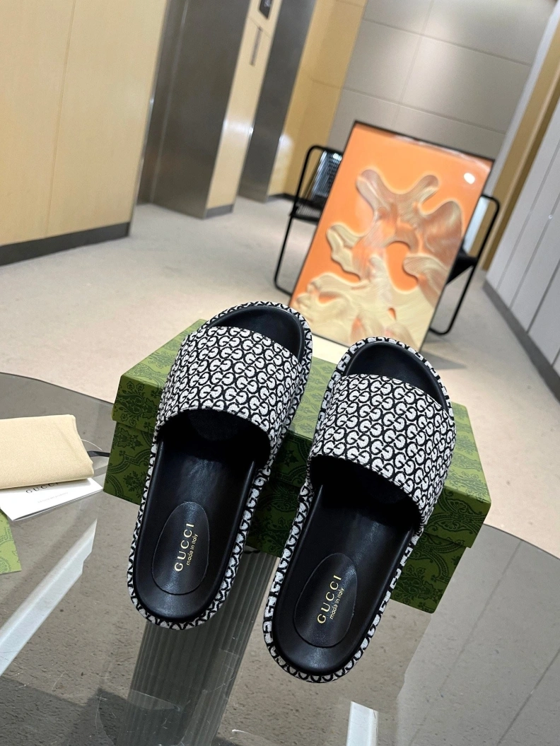 Gxccx Slippers Trendsetting 156971