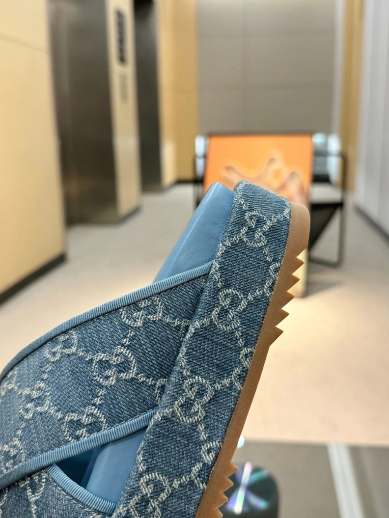 Affordable Gxccx Slippers 156979