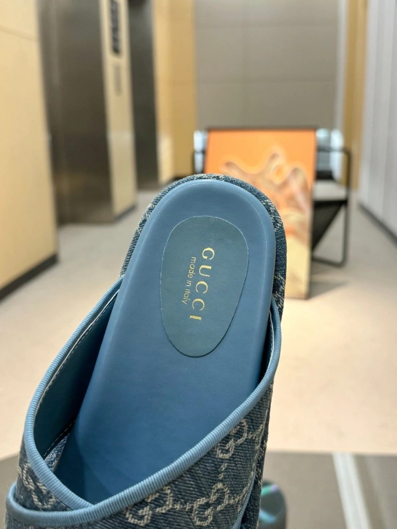 Affordable Gxccx Slippers 156979