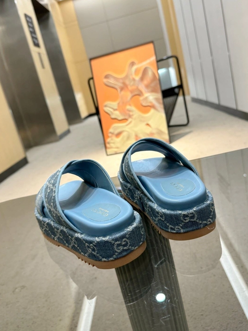 Affordable Gxccx Slippers 156979