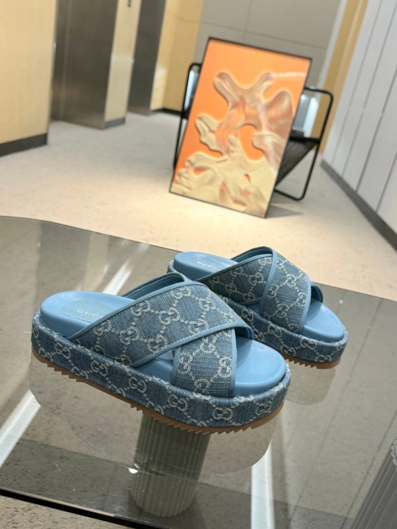Affordable Gxccx Slippers 156979