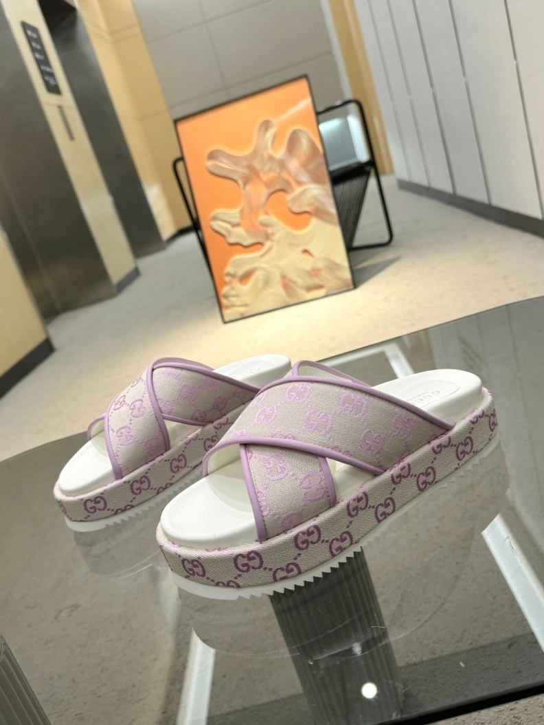 Reliable Gxccx Slippers 156984