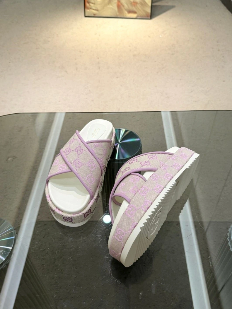 Reliable Gxccx Slippers 156984