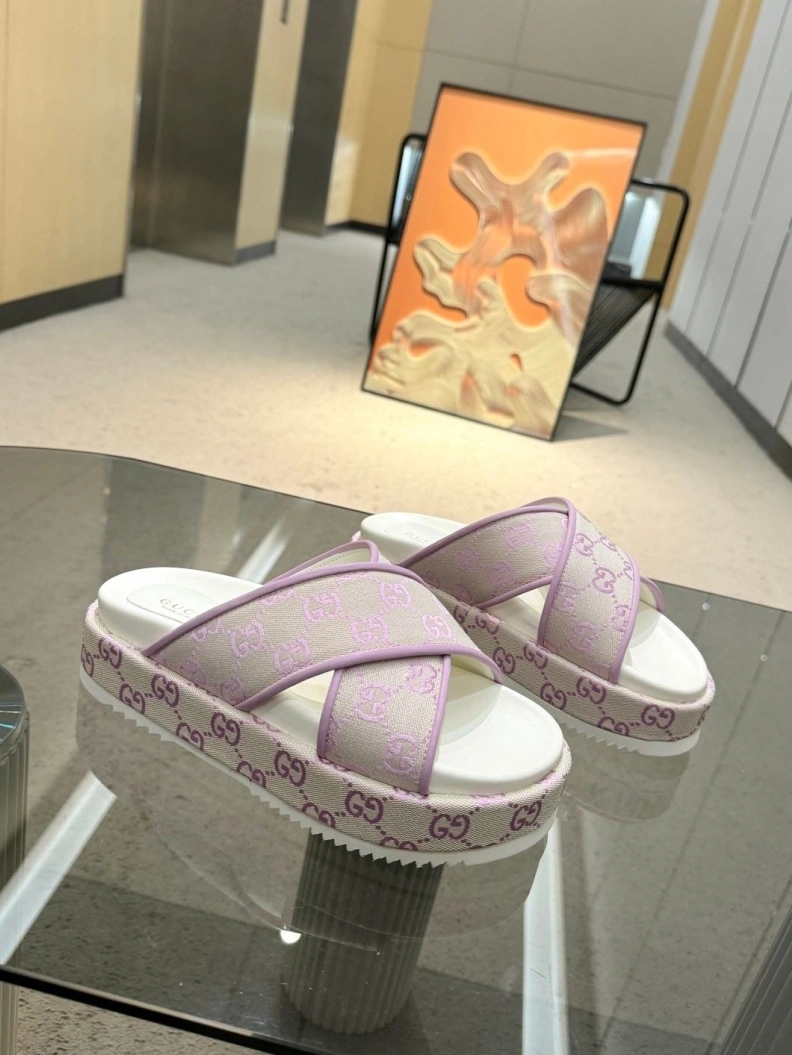Reliable Gxccx Slippers 156984