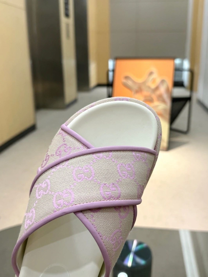 Reliable Gxccx Slippers 156984