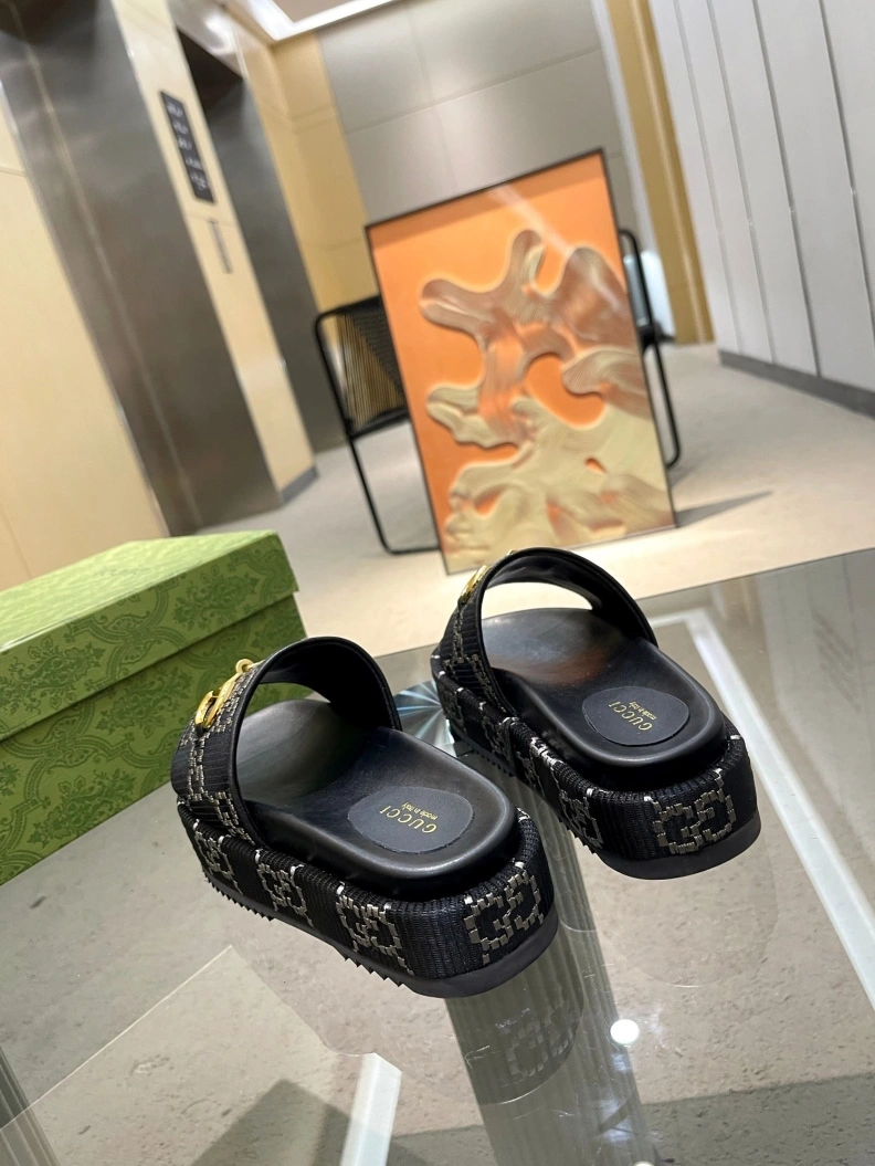 Durable Gxccx Slippers 156970