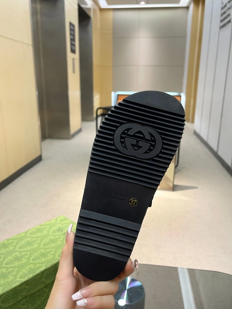 Durable Gxccx Slippers 156970