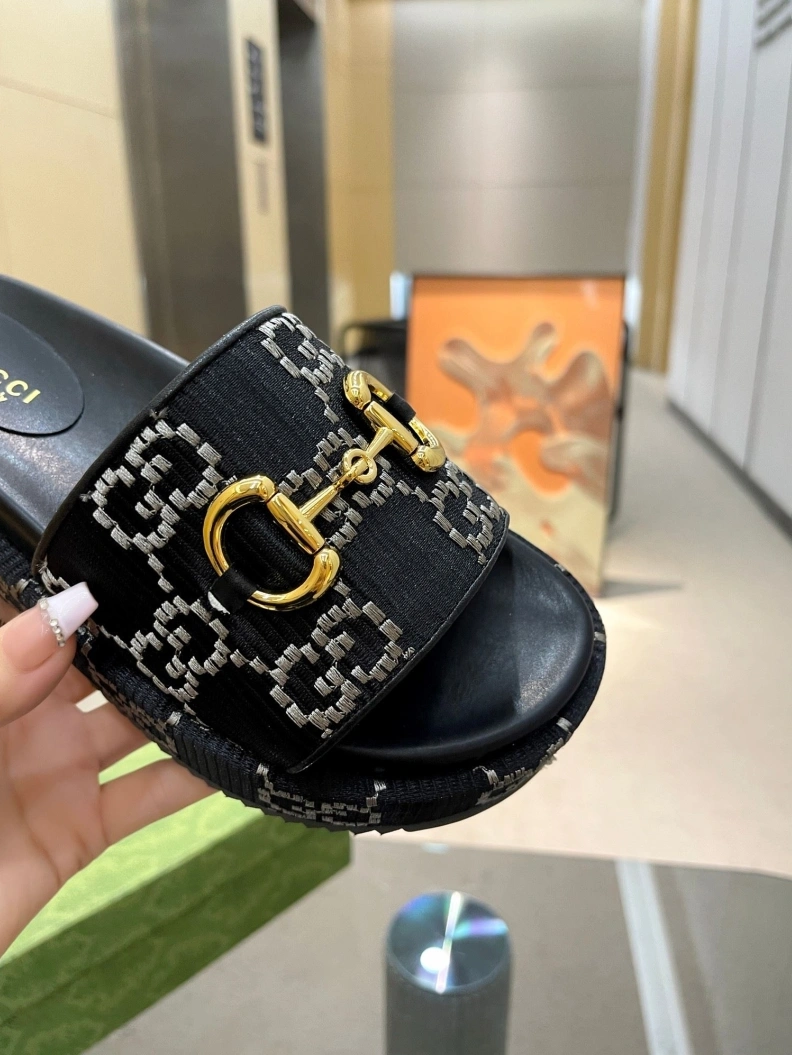 Durable Gxccx Slippers 156970