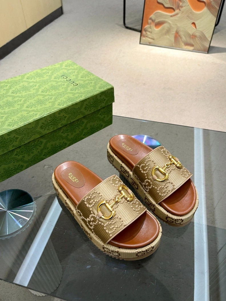 Reliable Gxccx Slippers 156965