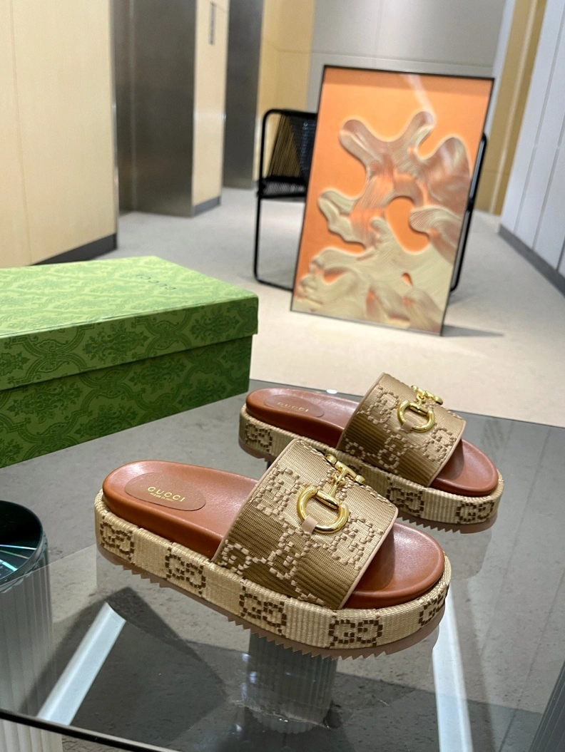 Reliable Gxccx Slippers 156965