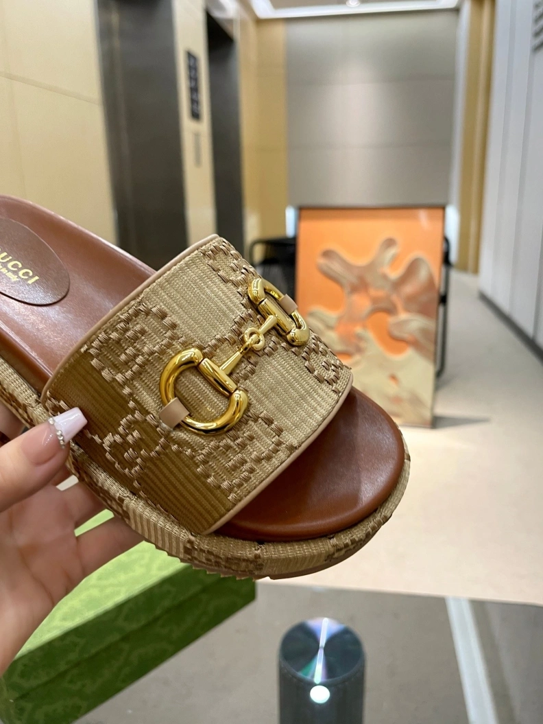 Reliable Gxccx Slippers 156965